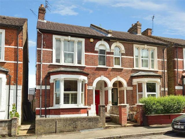 Flat for sale in North Watford, Hertfordshire