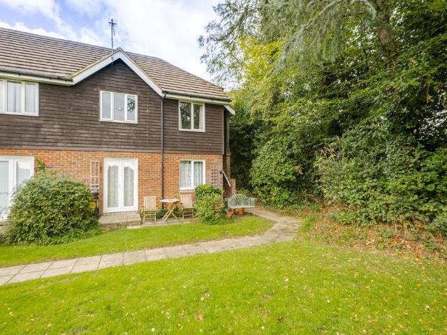 Flat for sale in Ridgewood, Wealden