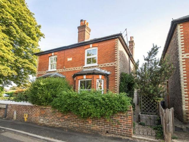 Flat for sale in Farncombe, Waverley