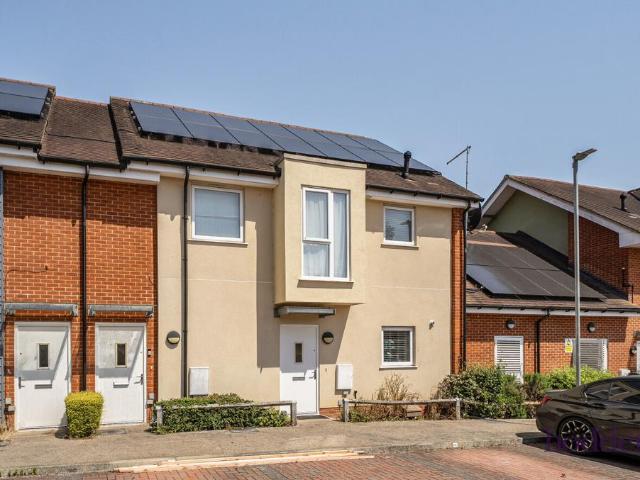 Flat for sale in Row Town, Surrey