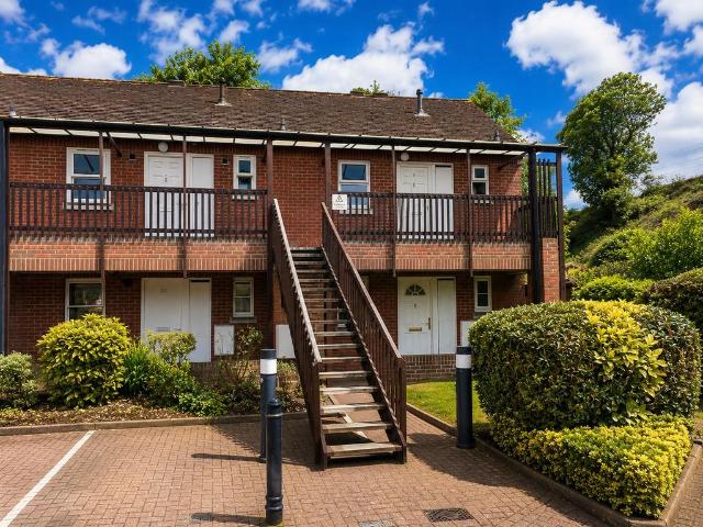 Flat for sale in Fretherne, Hertfordshire