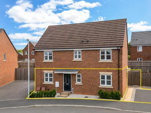 Flat for sale in Myton Park, Green Close