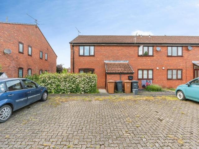 Flat for sale in Barton Stacey, Hampshire