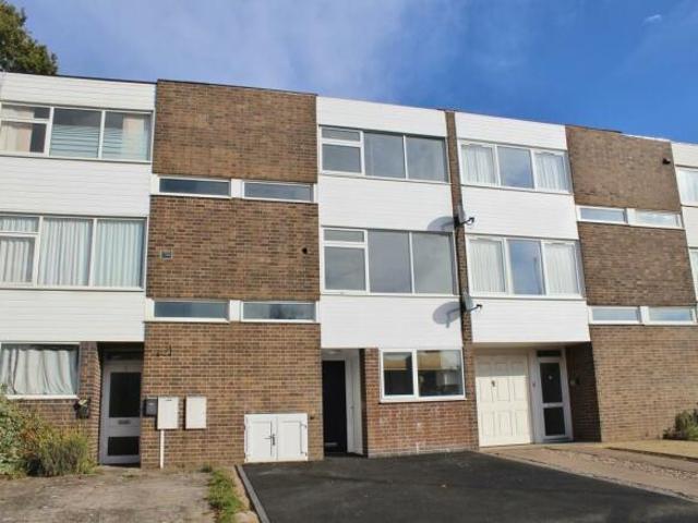 Flat for sale in Abbey End, Green Close
