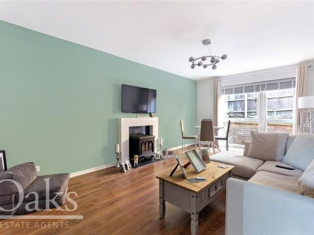 Flat for sale in London Borough of Croydon, South Norwood