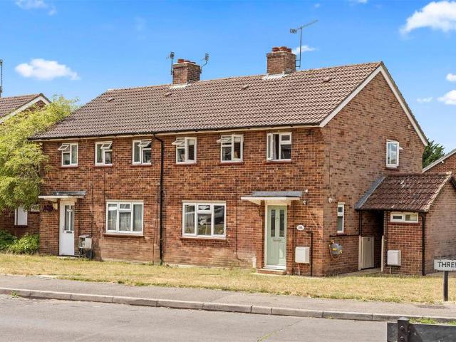 Flat for sale in Westborough, Surrey