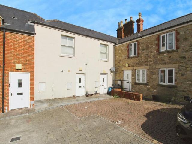 Flat for sale in Kingsdown, Swindon