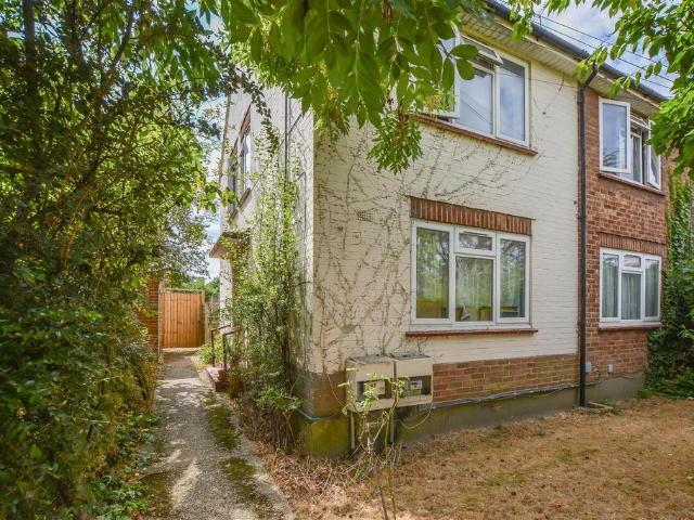 Flat for sale in Hutton Mount, Navestock Side