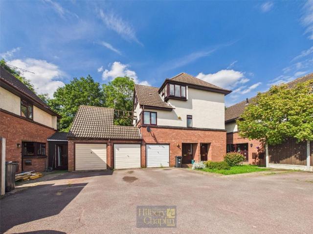 Flat for sale in Langdon Hills, Essex