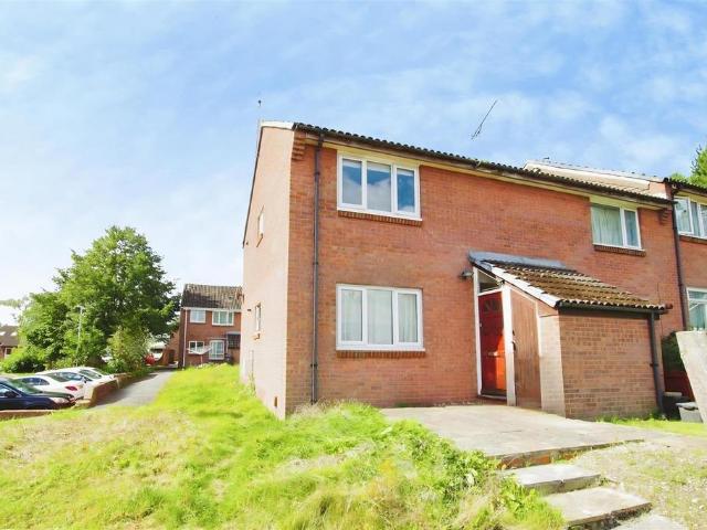 Flat for sale in Swindon