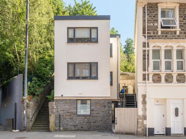 Flat for sale in Feckenham, City Of Bristol