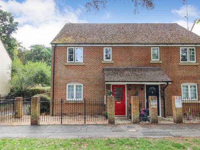 Flat for sale in Glynde, West Sussex