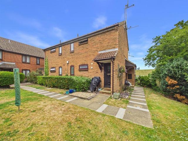 Flat for sale in Greater London