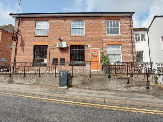 Flat for sale in Pouchen End, Hertfordshire
