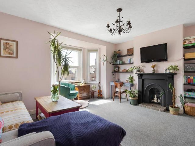 Flat for sale in Fordington