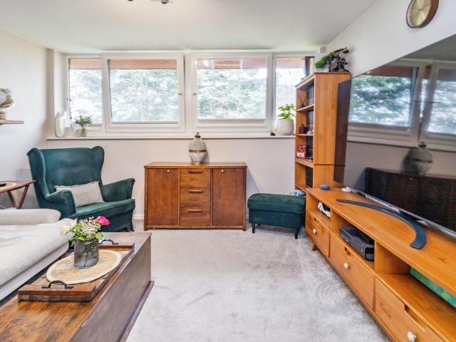 Flat for sale in Bletchley, Milton Keynes