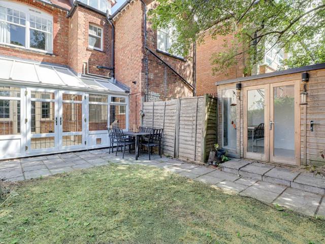 Flat for sale in St Albans, Five Acres