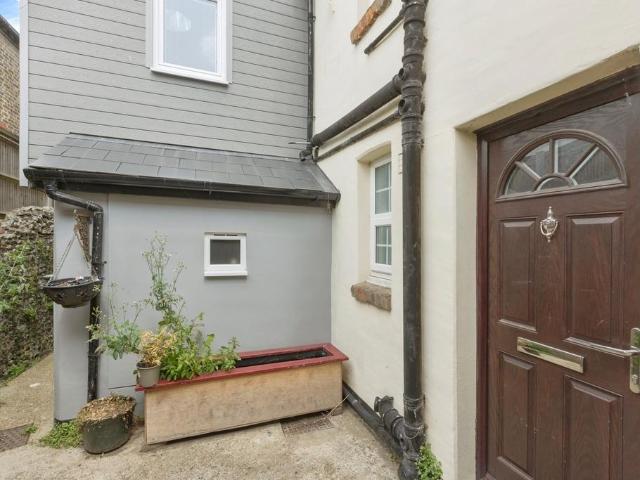 Flat for sale in Sutton-at-Hone and Hawley, Monks Orchard