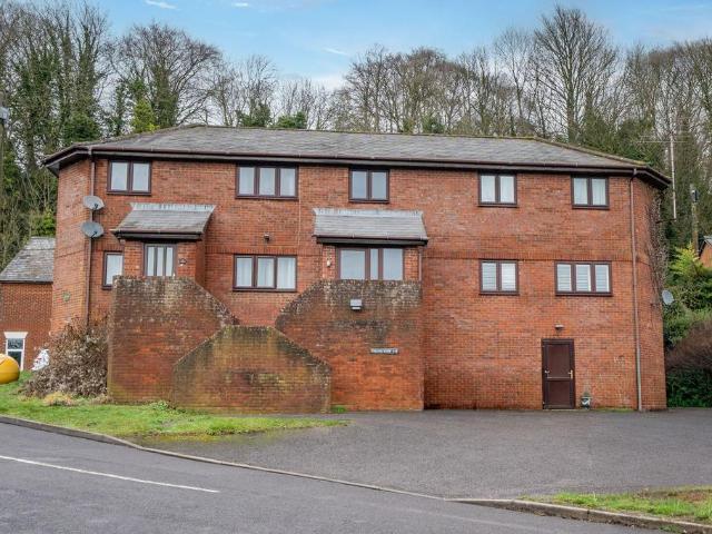 Flat for sale in Priest Down, Hampshire