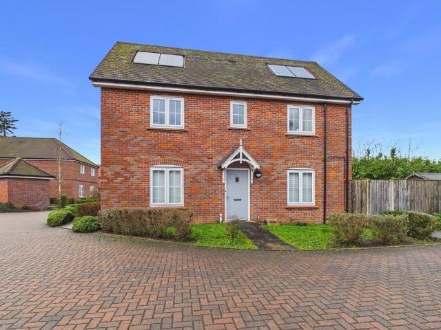 Flat for sale in Amersham