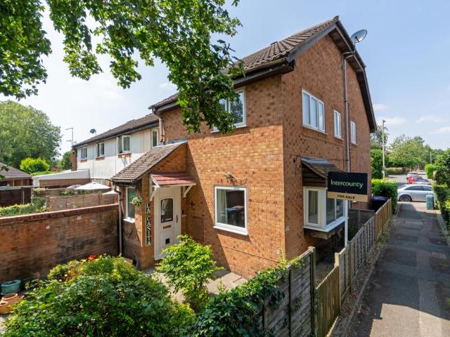 Flat for sale in Colliers End, Hertfordshire