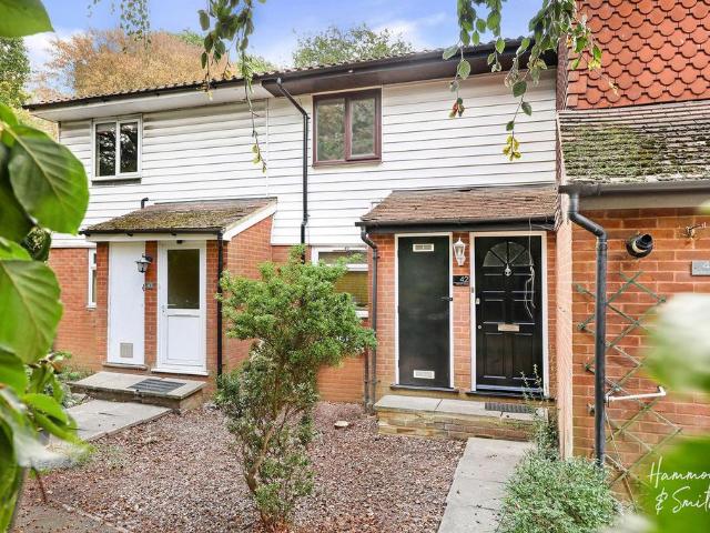 Flat for sale in Coopersale, Epping Forest