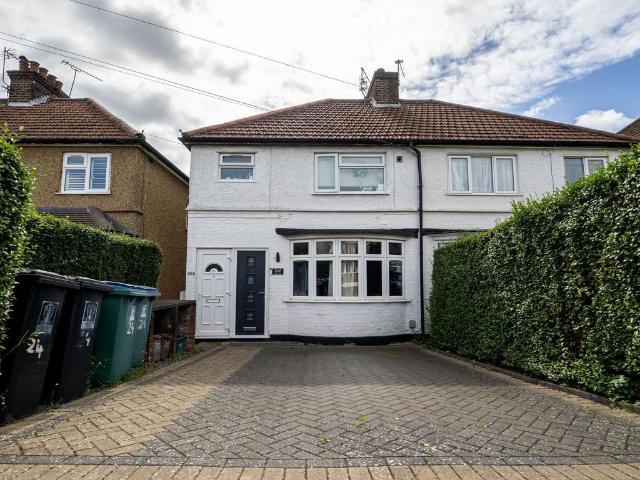 Flat for sale in North Watford