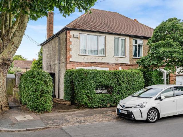 Flat for sale in Lower Halliford, Surrey