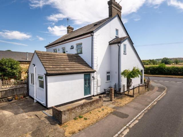 Flat for sale in Pitstone