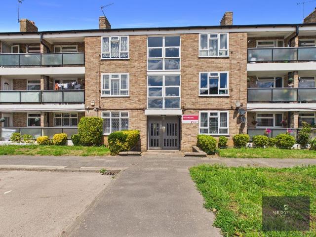 Flat for sale in Slough