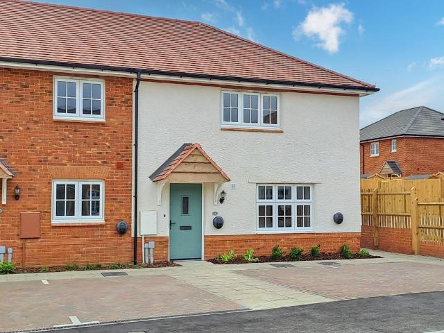 Flat for sale in Newington, Acol