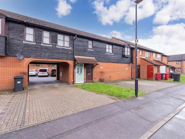 Flat for sale in Slough