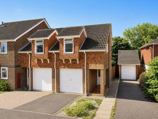 Flat for sale in Eaton Bray, Bedfordshire