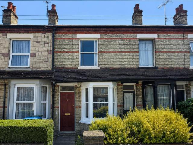 Flat for sale in North Watford, Hertfordshire
