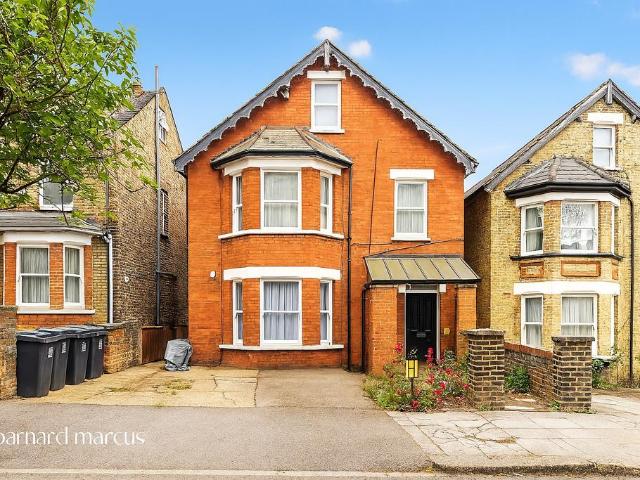 Flat for sale in London Borough of Croydon, Greater London