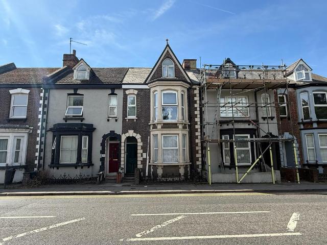 Flat for sale in Walton, Aylesbury