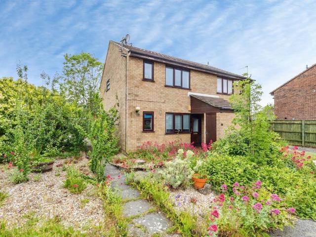 Flat for sale in Glebe Park, Brayford