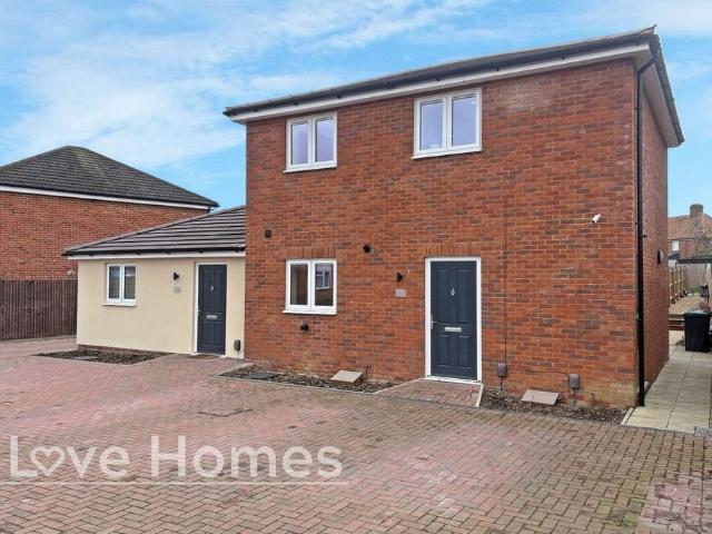 Flat for sale in Flitwick, Bedfordshire