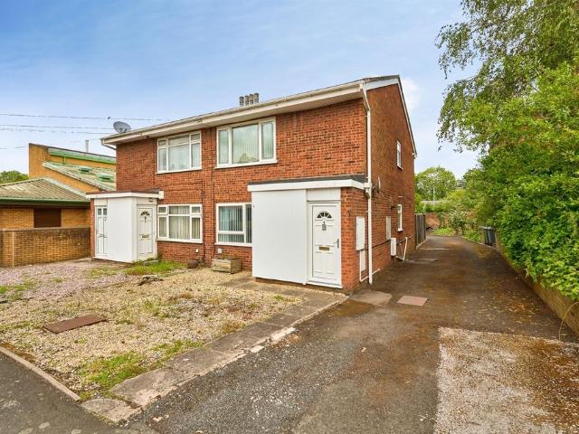 Flat for sale in Bloomfield, Tipton