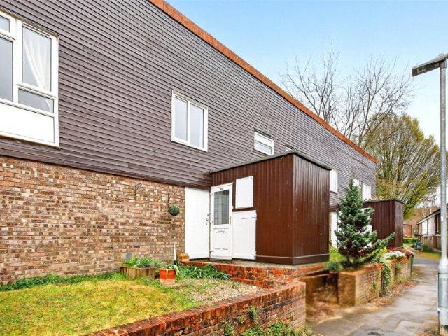 Flat for sale in Hanworth, Bracknell