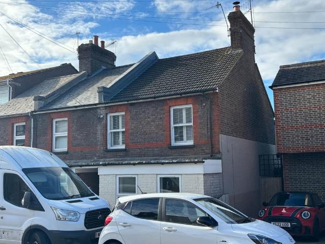Flat for sale in Pouchen End, Hertfordshire
