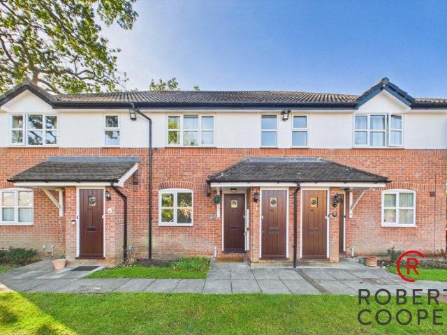 Flat for sale in London Borough of Harrow, Greater London