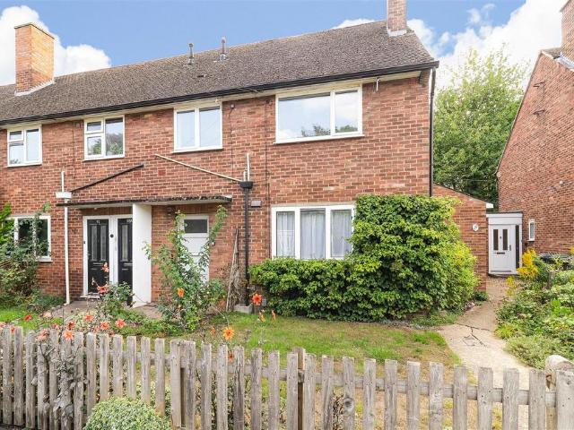 Flat for sale in Arbury, Cambridgeshire
