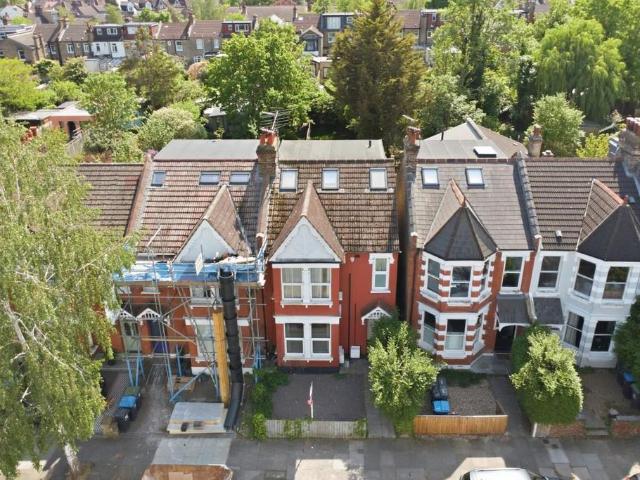 Flat for sale in Palmers Green, Greater London