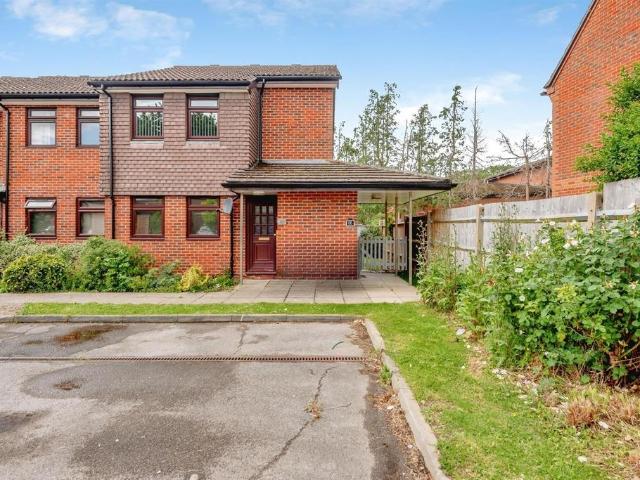 Flat for sale in Burstow, Hillview