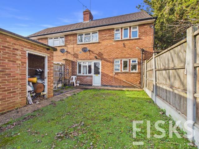 Flat for sale in Vange, Essex