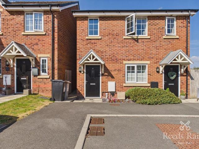 Flat for sale in Congleton