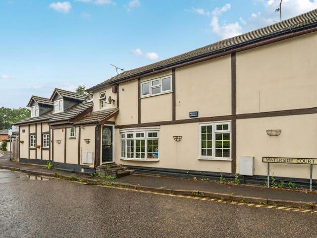 Flat for sale in Fleet, Hart