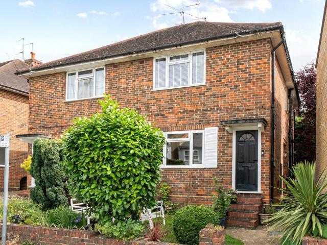 Flat for sale in Lower Green Esher, Blackhills