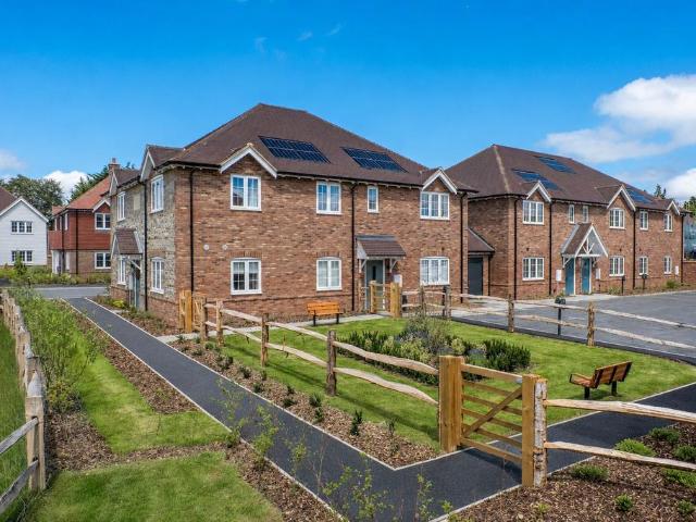 Flat for sale in Midway, Kent